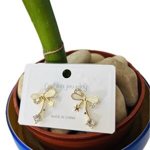 Elegant Goldplated Bow Loops Bowknot Design Fashion earrings with star accents